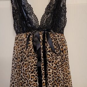 Elegant Leopard Print Chemise with Black Lace Sz. Lg